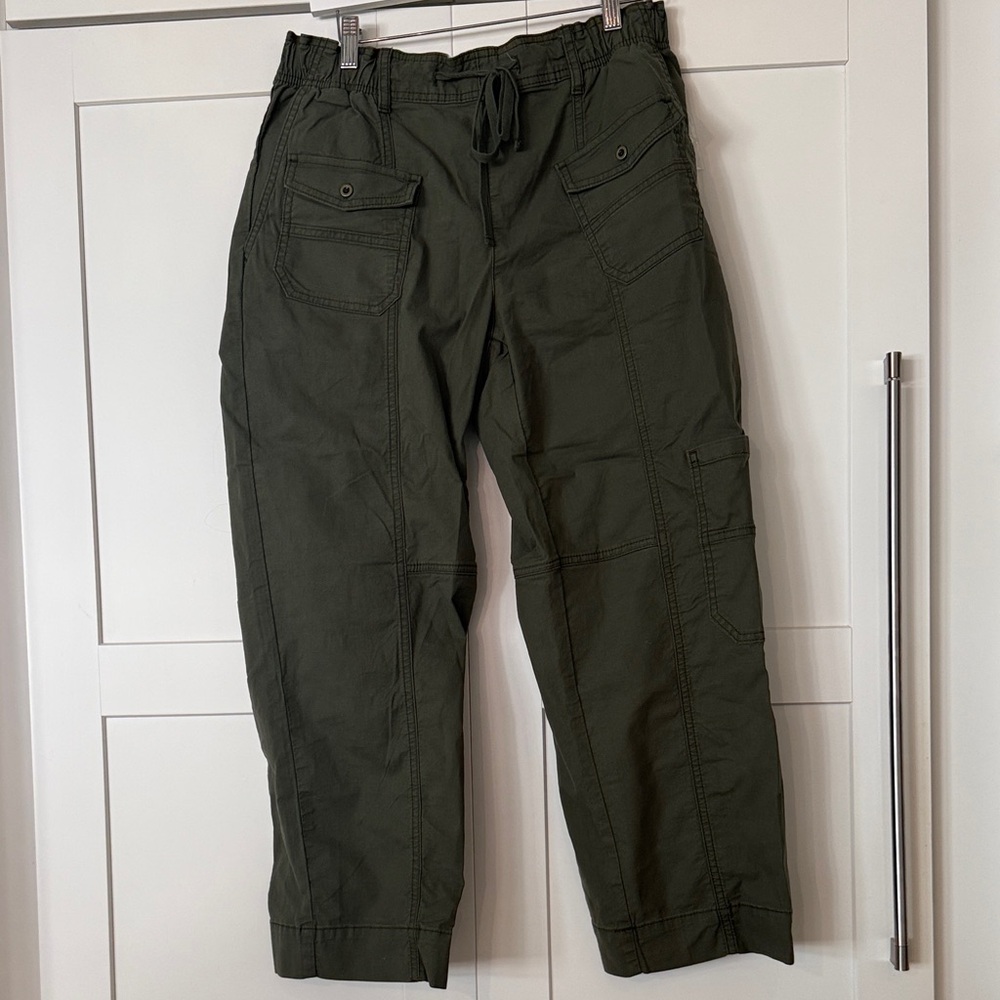 Pilcro Olive Cropped Pants
